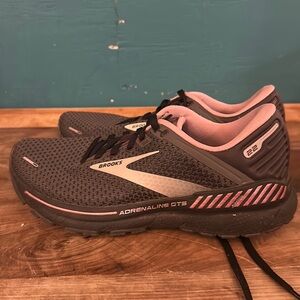 Brooks adrenaline 22